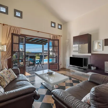 Tania Playa Blanca (Lanzarote)