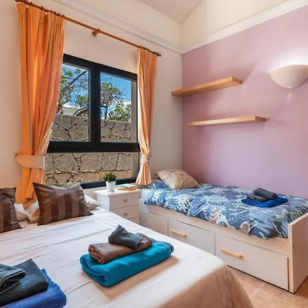 Tania Playa Blanca (Lanzarote)